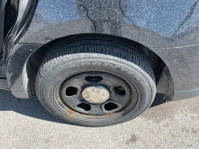 2015 Ford Taurus - Photo 22