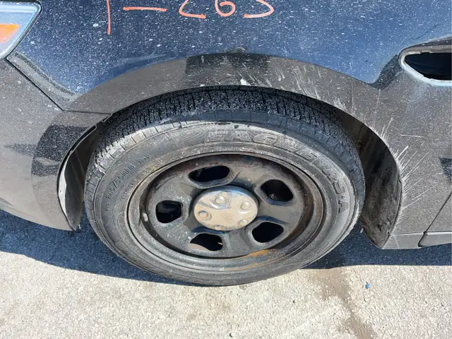 2015 Ford Taurus - Photo 23