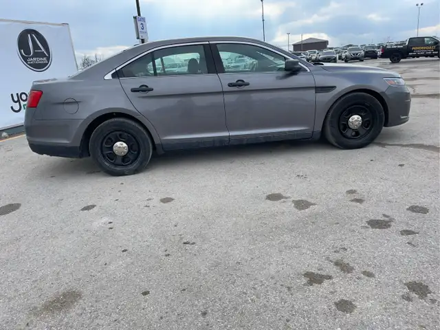 2016 Ford Taurus - Photo 4