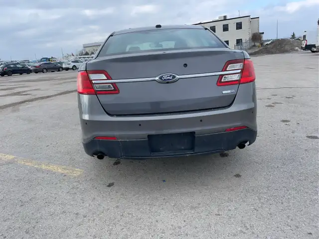 2016 Ford Taurus - Photo 6