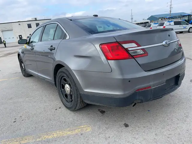 2016 Ford Taurus - Photo 7