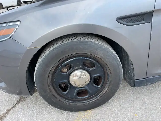 2016 Ford Taurus - Photo 22