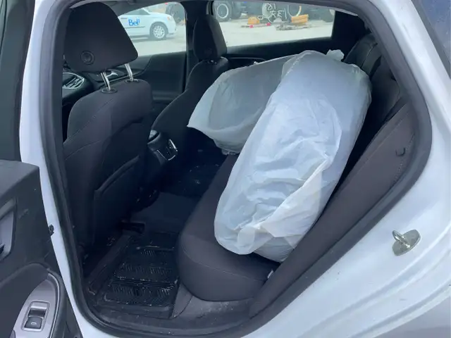 2018 Chevrolet Malibu - Photo 15