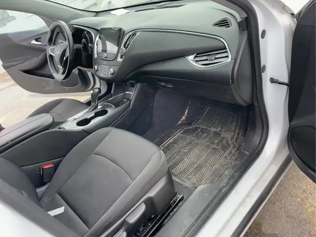 2018 Chevrolet Malibu - Photo 22