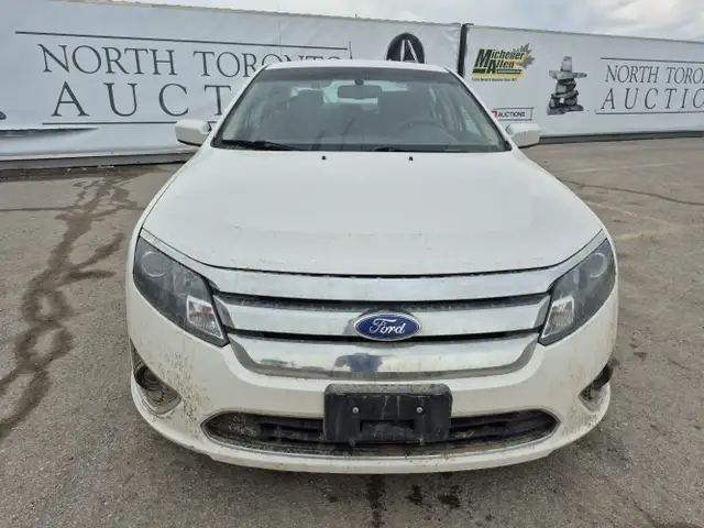 2011 Ford Fusion Hybrid - Photo 2