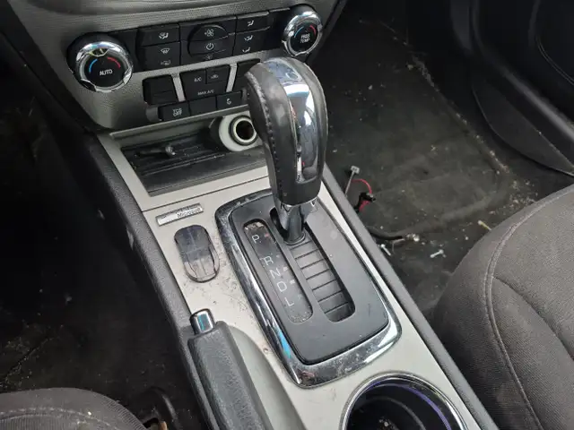 2011 Ford Fusion Hybrid - Photo 19