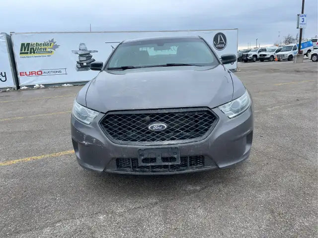 2015 Ford Taurus - Photo 2