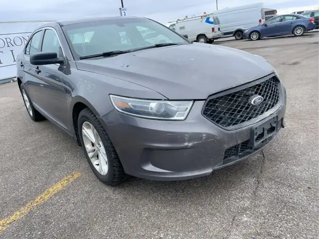 2015 Ford Taurus - Photo 3