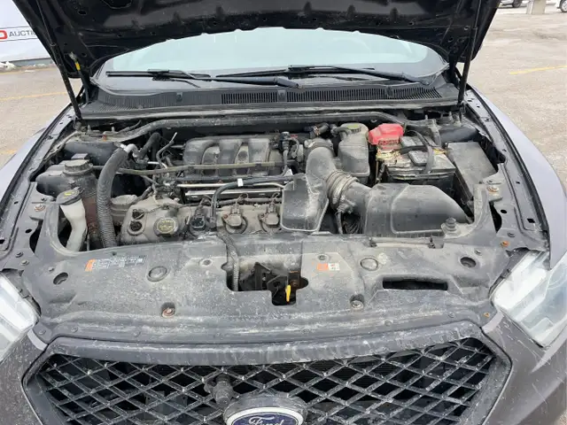 2015 Ford Taurus - Photo 9