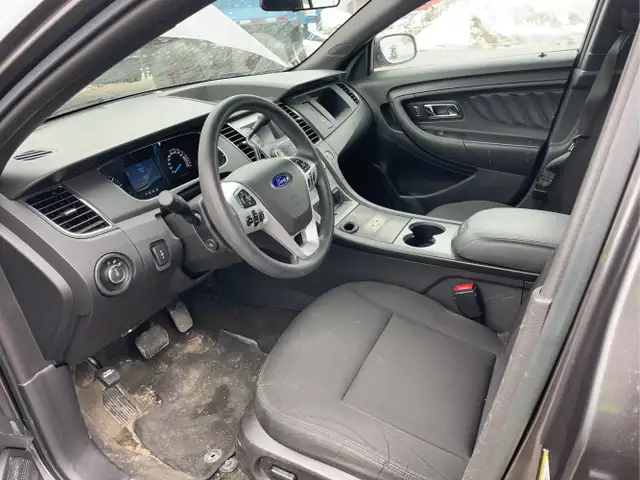 2015 Ford Taurus - Photo 10