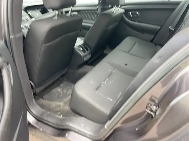 2015 Ford Taurus - Photo 15