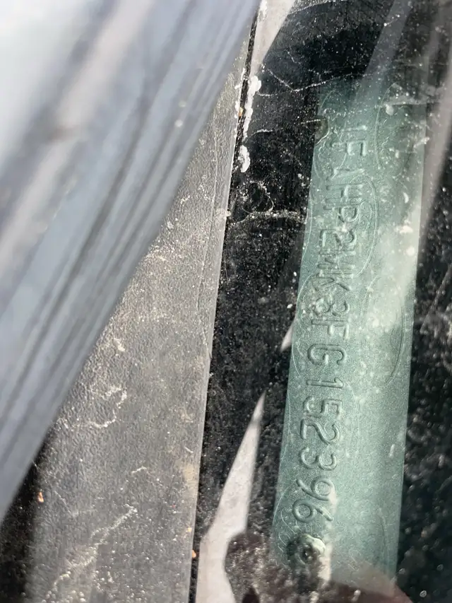 2015 Ford Taurus - Photo 16