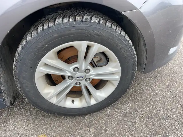 2015 Ford Taurus - Photo 20