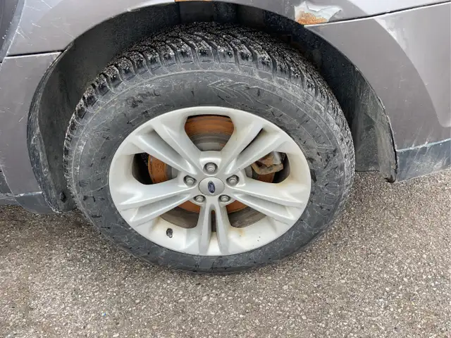 2015 Ford Taurus - Photo 22