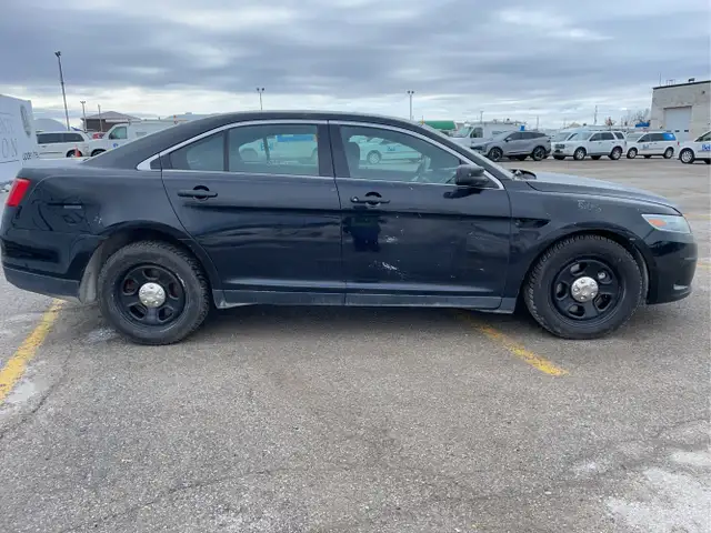 2017 Ford Taurus - Photo 4