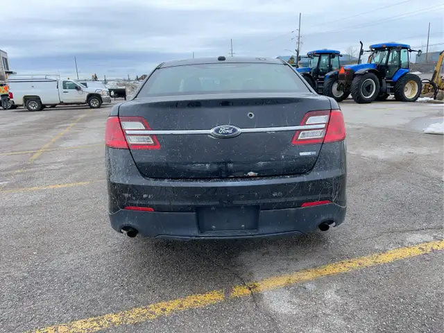 2017 Ford Taurus - Photo 6