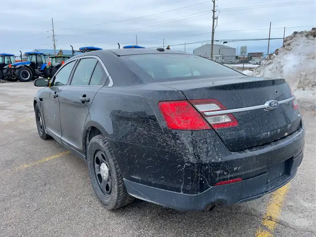 2017 Ford Taurus - Photo 7