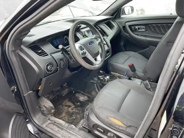 2017 Ford Taurus - Photo 10