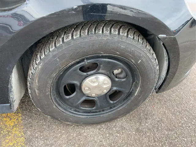 2017 Ford Taurus - Photo 18