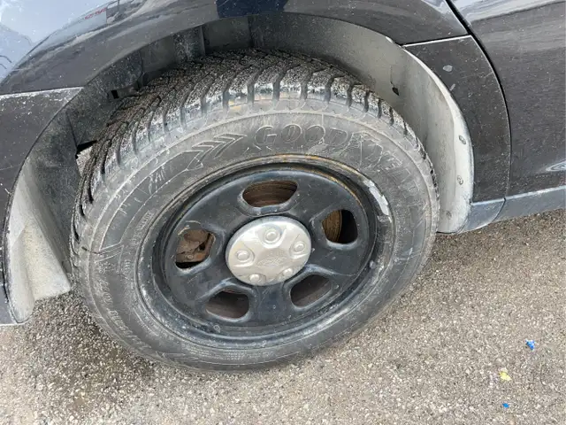 2017 Ford Taurus - Photo 19