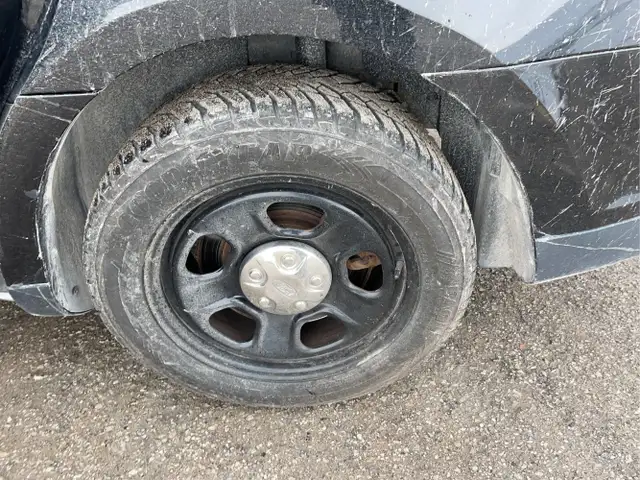 2017 Ford Taurus - Photo 20