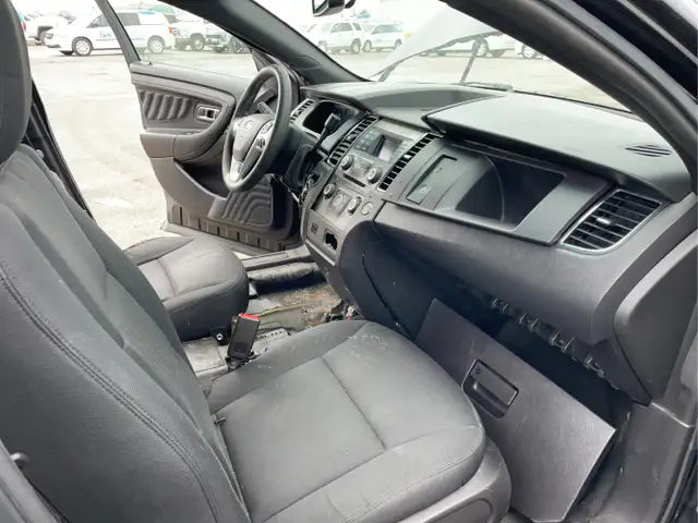 2017 Ford Taurus - Photo 22