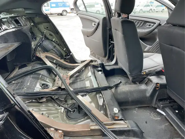 2017 Ford Taurus - Photo 23