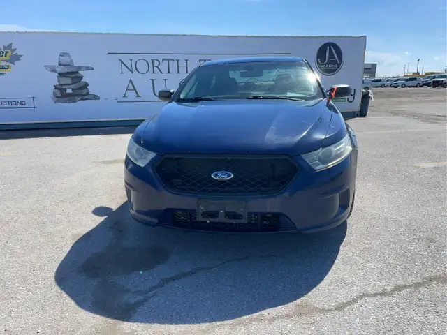 2014 Ford Taurus - Photo 2