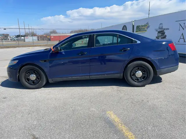 2014 Ford Taurus - Photo 8