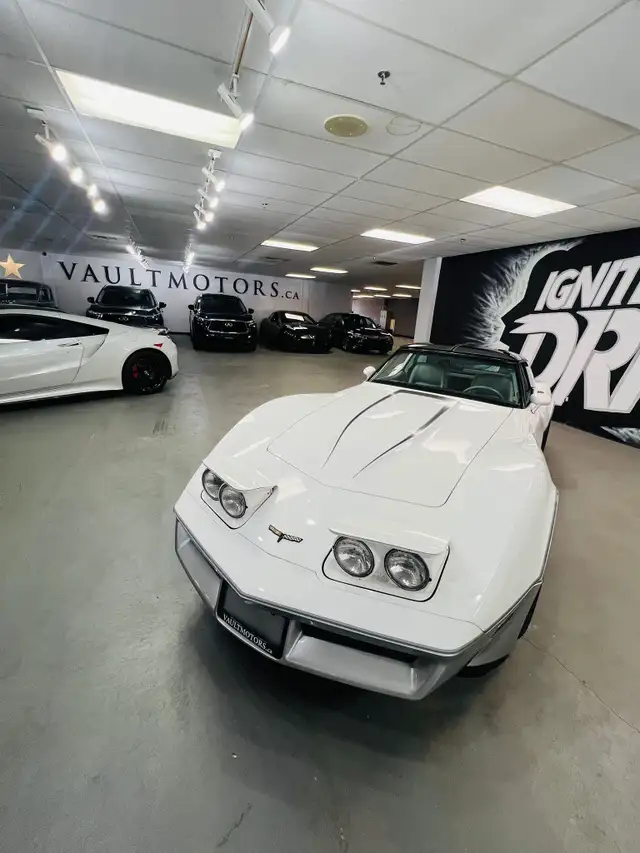 1982 Chevrolet Corvette - Photo 2