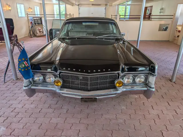 1969 Lincoln Limousine - Photo 2