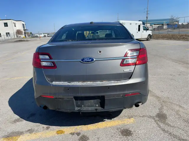 2015 Ford Taurus - Photo 6