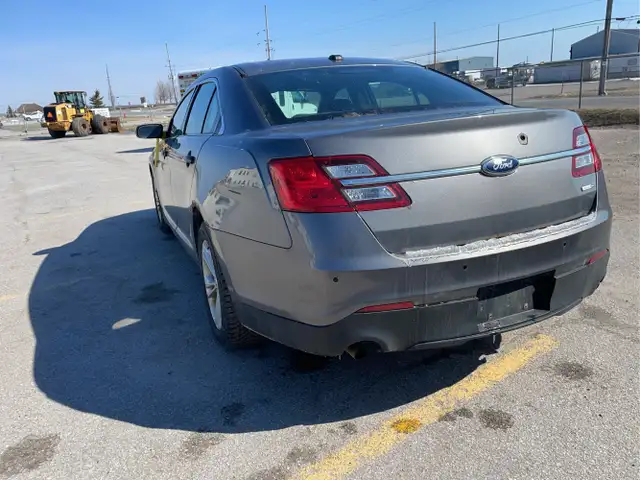 2015 Ford Taurus - Photo 7