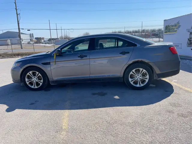 2015 Ford Taurus - Photo 8