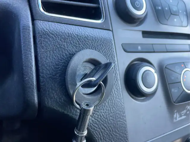 2015 Ford Taurus - Photo 13