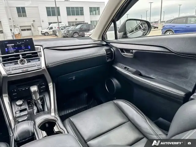 2017 Lexus NX 200t | HEATED SEATS | DUAL-ZONE A/C | BACK-UP CAM - Photo 12