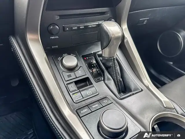 2017 Lexus NX 200t | HEATED SEATS | DUAL-ZONE A/C | BACK-UP CAM - Photo 18