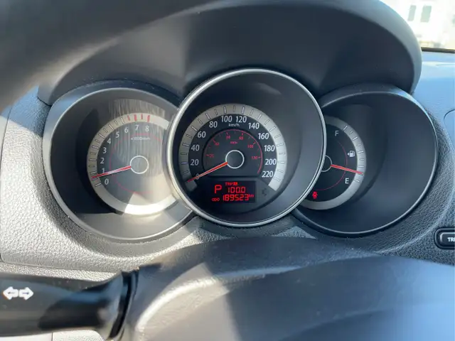 2012 Kia Forte5 - Photo 11