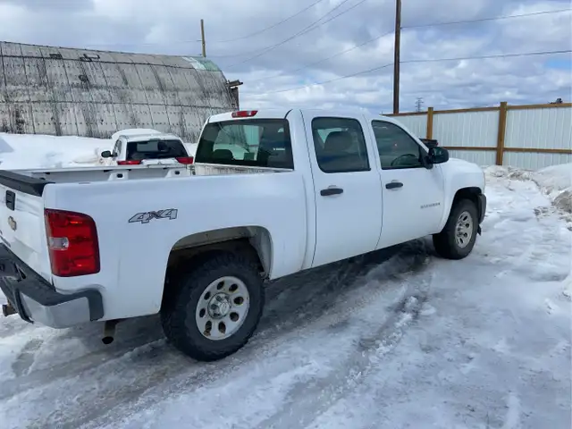 2011 Chevrolet Silverado 1500 - Photo 3