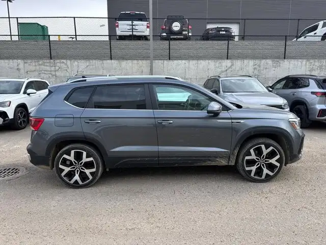 2022 Volkswagen Taos Highline - Photo 2