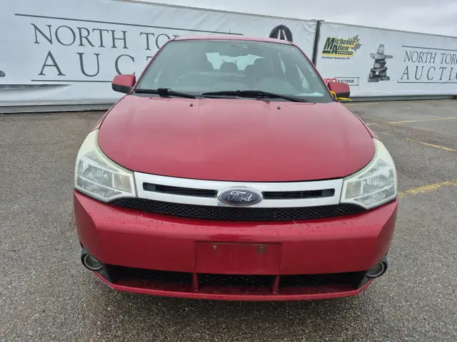 2009 Ford Focus - Photo 2