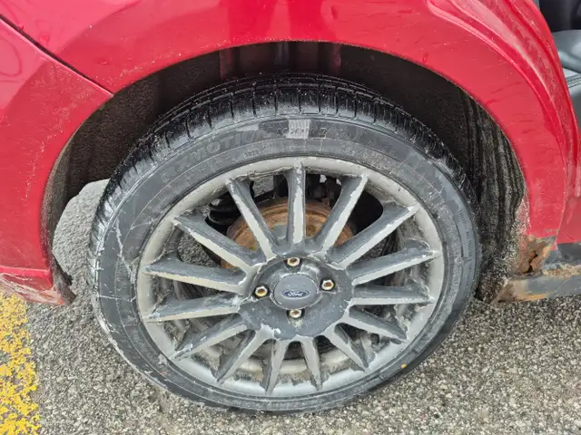 2009 Ford Focus - Photo 27