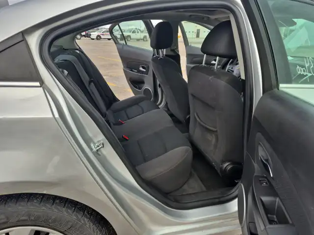 2016 Chevrolet Cruze Limited - Photo 28