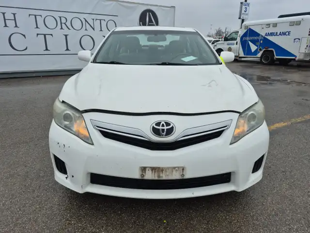 2010 Toyota Camry Hybrid - Photo 2