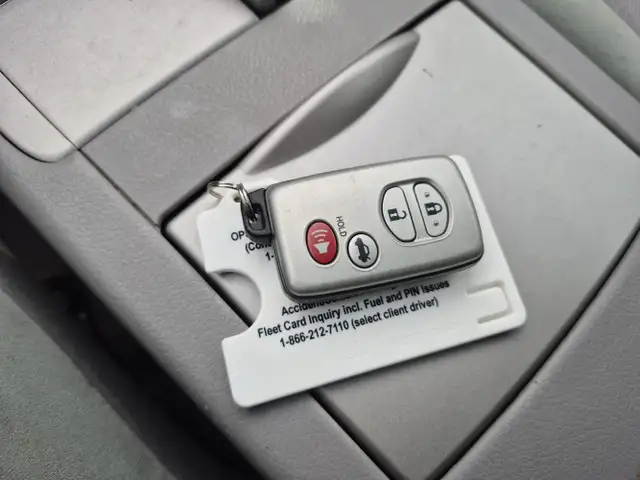 2010 Toyota Camry Hybrid - Photo 13