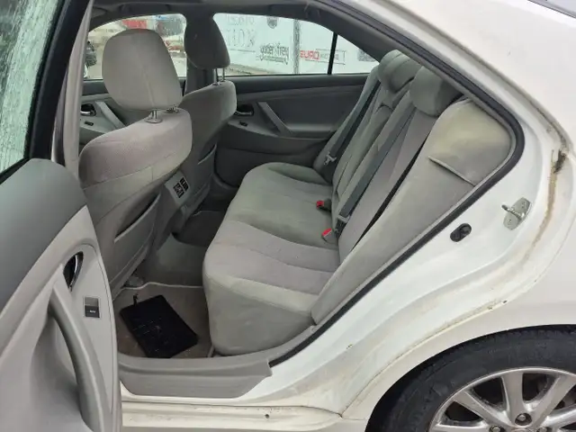 2010 Toyota Camry Hybrid - Photo 14