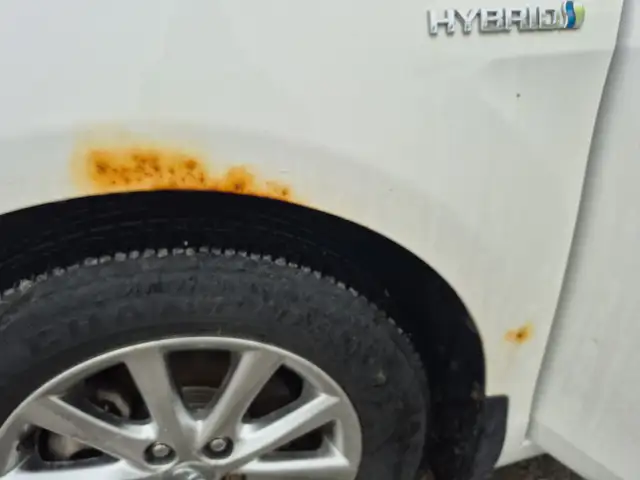 2010 Toyota Camry Hybrid - Photo 22