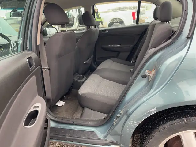 2010 Chevrolet Cobalt - Photo 14