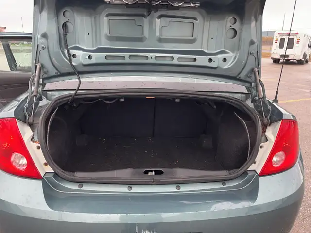 2010 Chevrolet Cobalt - Photo 18