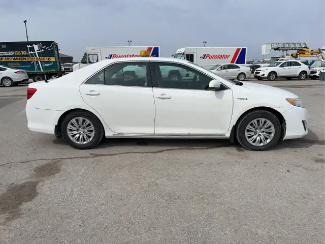 2012 Toyota Camry Hybrid - Photo 4